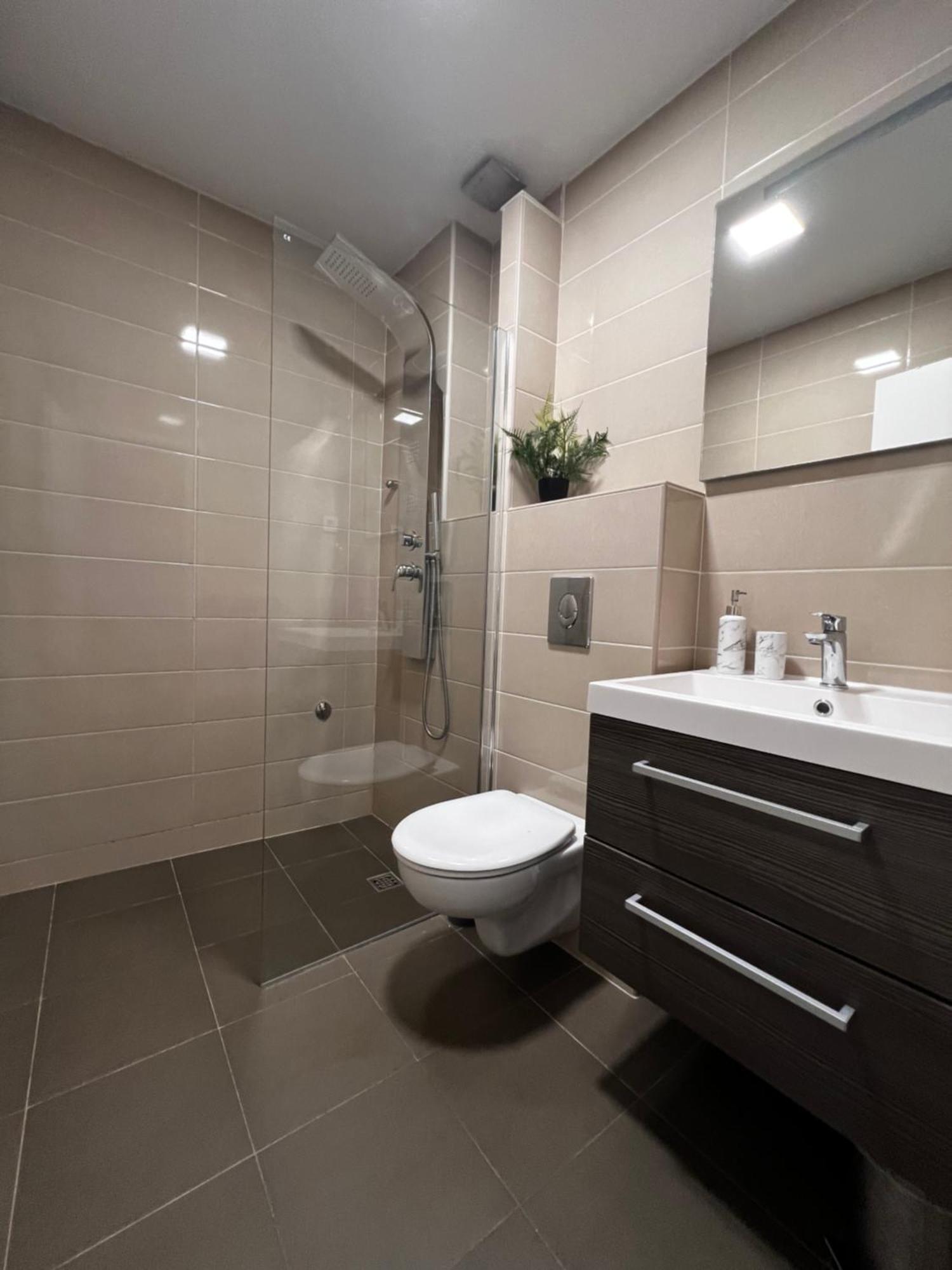 Apartmani Cvitanovic Baska Voda Luaran gambar