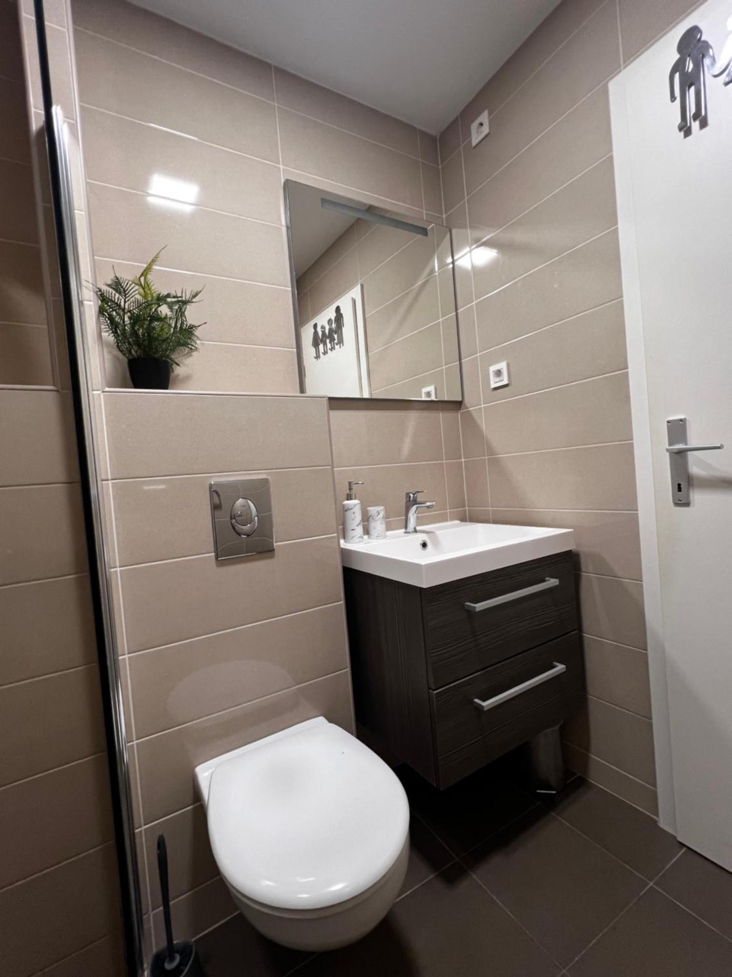 Apartmani Cvitanovic Baska Voda Luaran gambar