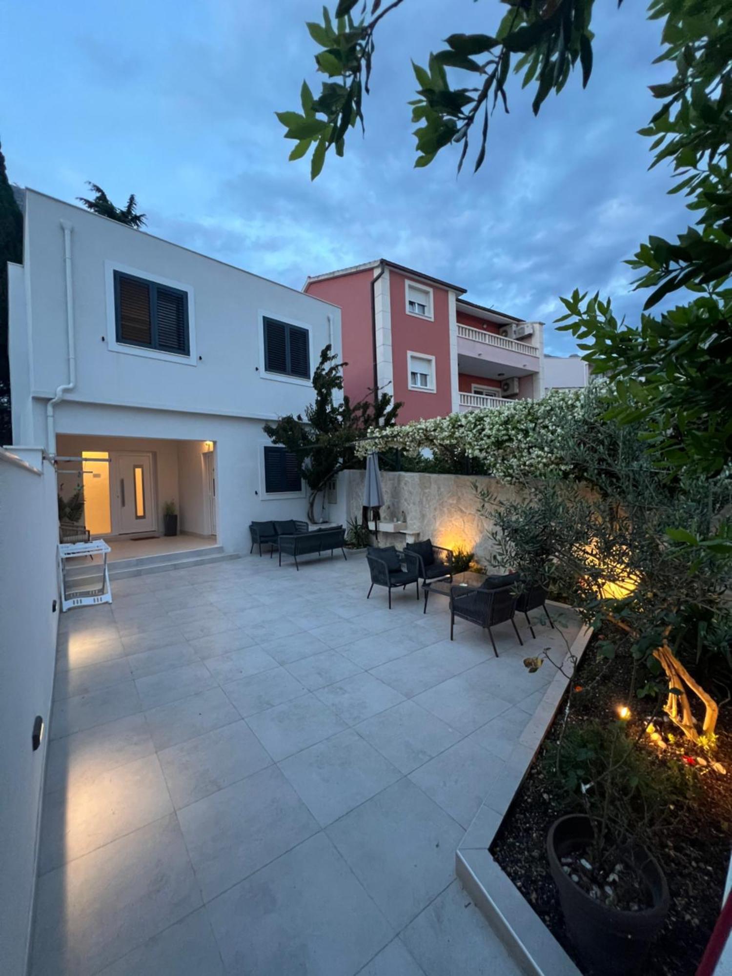 Apartmani Cvitanovic Baska Voda Luaran gambar